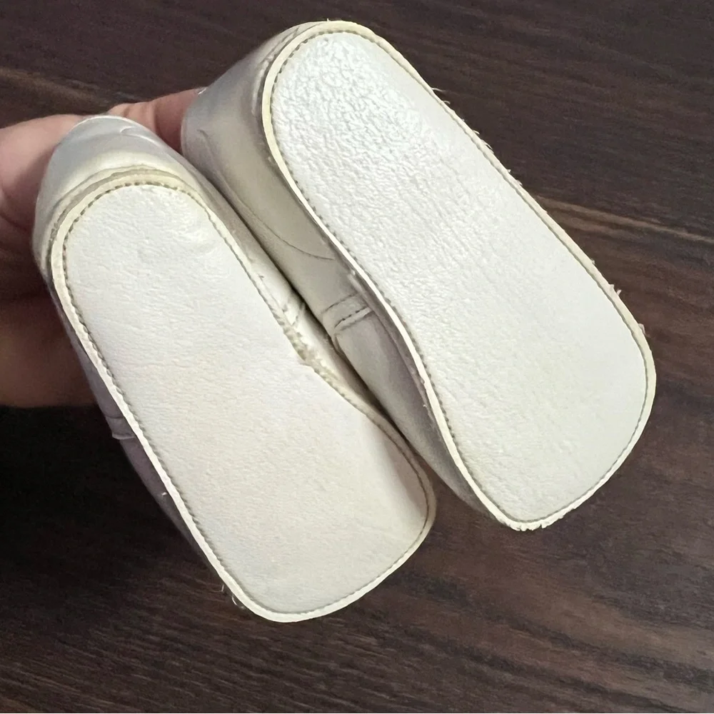 Vintage Doveen Baby Deer Baby Infant White crib shoes size 2